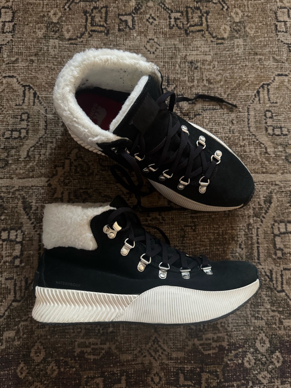 SOREL Out N About lll Conquest Waterproof Winter Ankle Boots 9 Black/Sea Salt